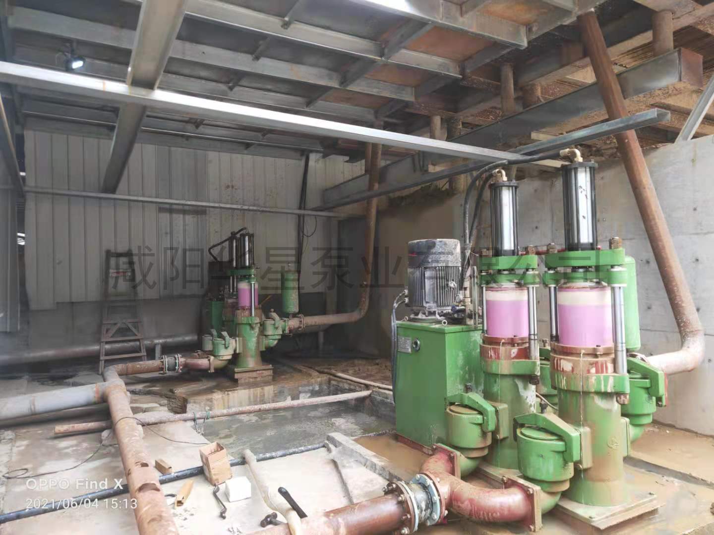 陶瓷柱塞(sai)泵處理洗(xi)沙污水現(xiàn)場圖片