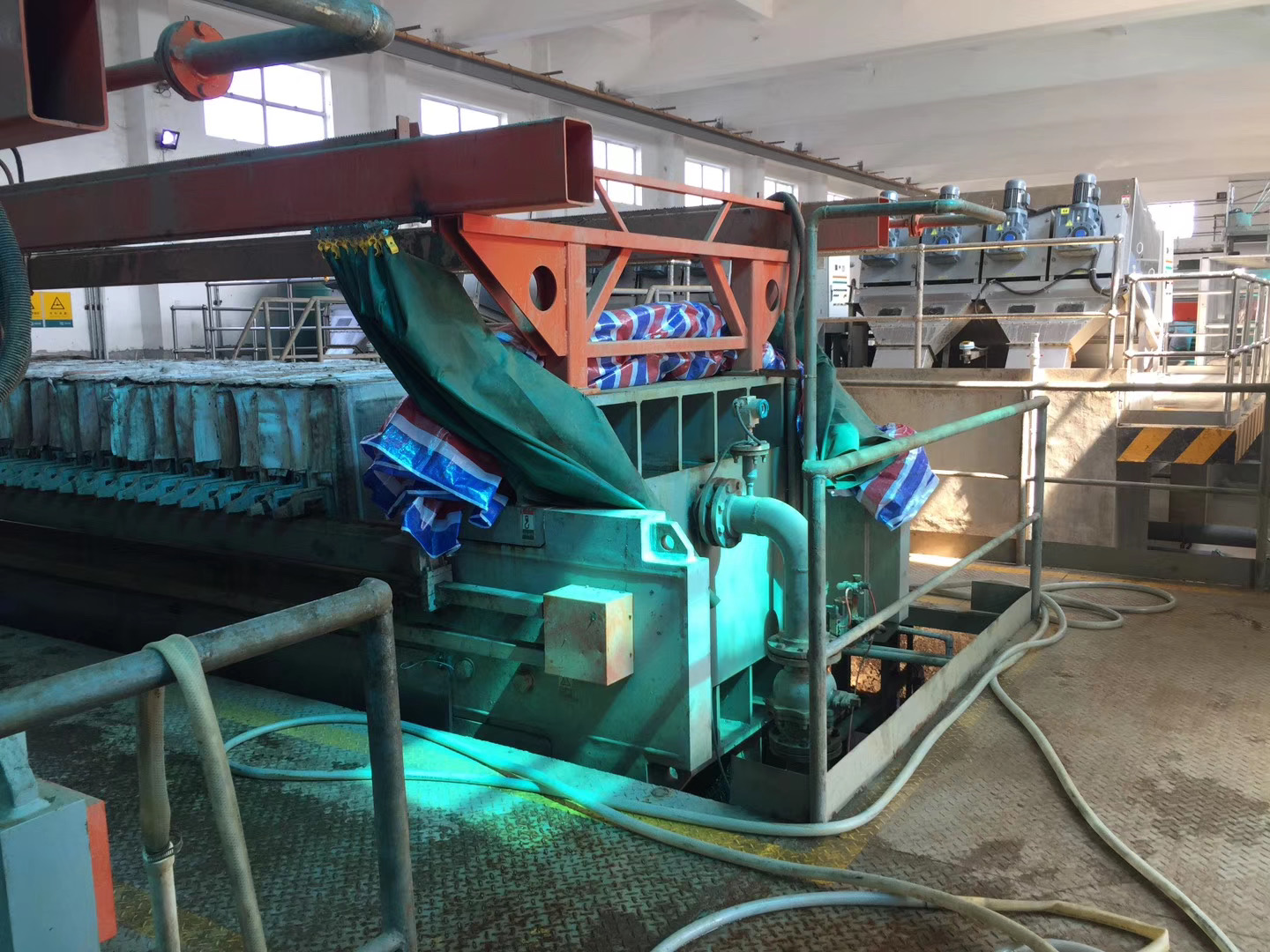 陶瓷柱(zhu)塞泵使用(yong)現場城市(shi)生活污水(shuǐ)處理