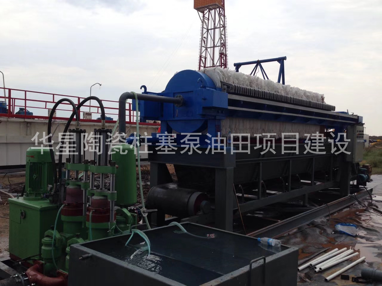 陶(tao)瓷柱塞泵使(shi)用現場油田(tian)項目建設