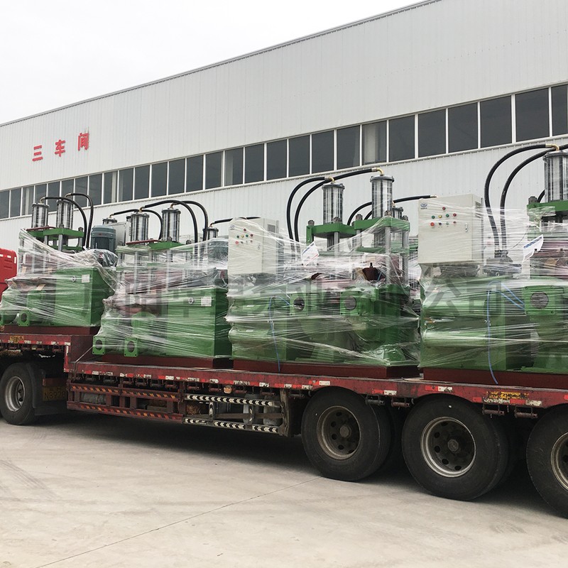 壓濾(lü)機節能進料(liào)泵,液壓陶瓷(ci)柱塞泥漿泵(beng) 壓濾機節能(néng)進料泵,液壓(yā)陶瓷柱塞泥(ni)漿泵